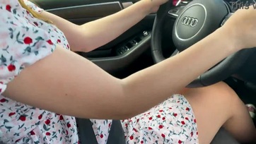 Tapasztalt milf nevelőanyuci megízlelgette a tinifia répáját és kérte, hogy gecizze csordultig a puncusát Thumb