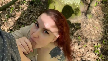 Az utcán kupakol egy jót a beindult amatőr pár Thumb