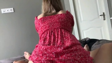 A bájos lakótársnőm elcsábított és rácsücsült a cerkámra Thumb