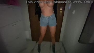 Hazafuvaroztam ezt a sexy ribit parti után és keményen megkúrtam a lucskos puniját Thumb