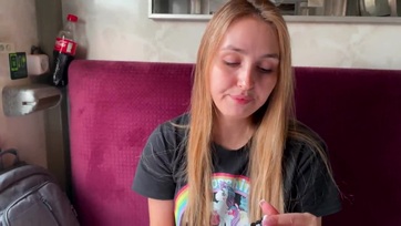 Egy kis szövegelés után meg is farkaltam ezt a gyönyörű milf nőcskét a vasparipán Thumb