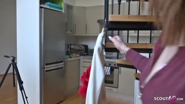 Egy kis pénzzel könnyedén hazacsalta a magyarországi bulát hogy megdöngesse a kis likát Thumb